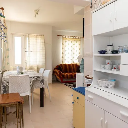 빌라 Lovely Villa With Garden Near Sea In Cesme