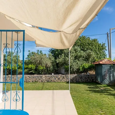 Lovely Villa With Garden Near Sea In Cesme 빌라 Ovacik (Cesme)